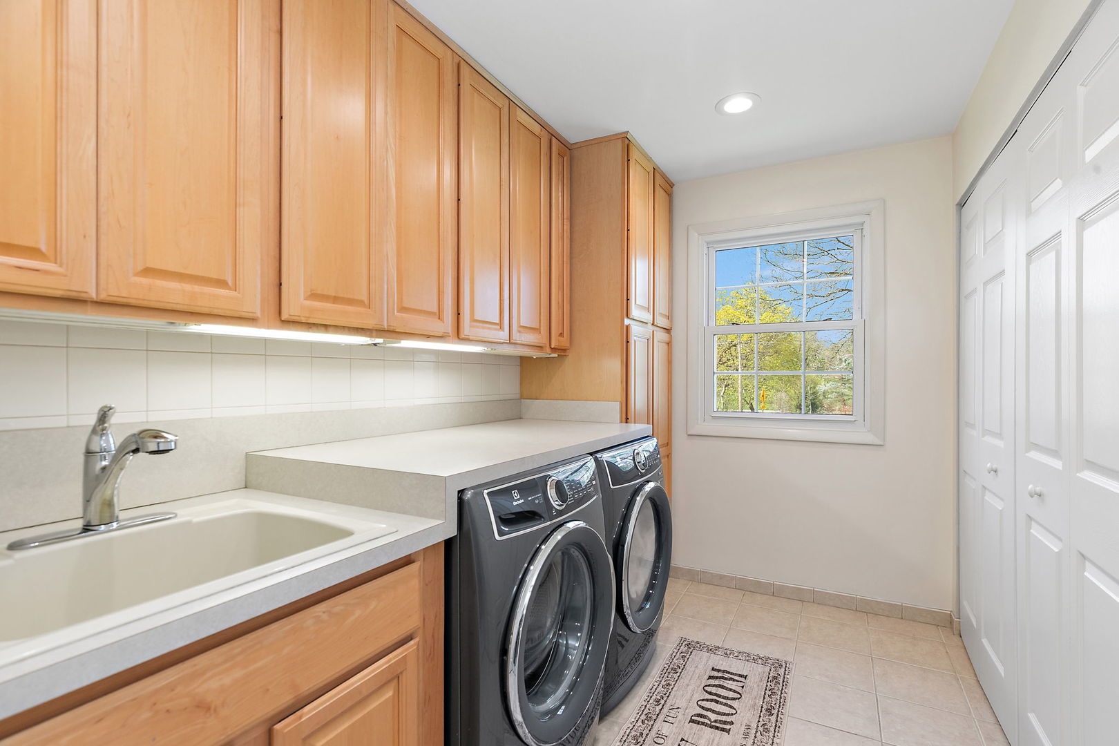 1363 W Saint James Court, Palatine, IL 60067