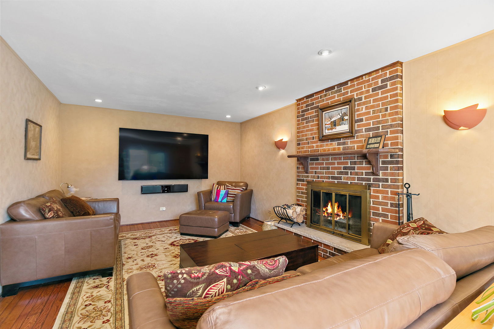 1363 W Saint James Court, Palatine, IL 60067