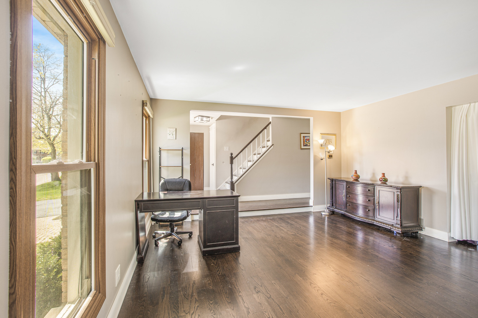 1300 Pembrook Circle, Roselle, IL 60172