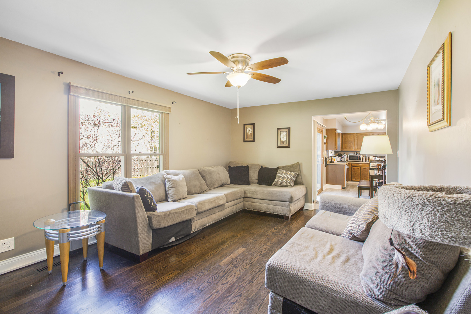 1300 Pembrook Circle, Roselle, IL 60172