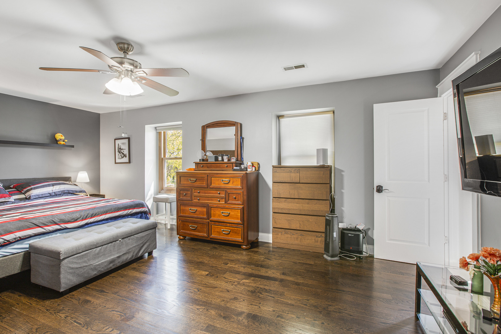 1300 Pembrook Circle, Roselle, IL 60172