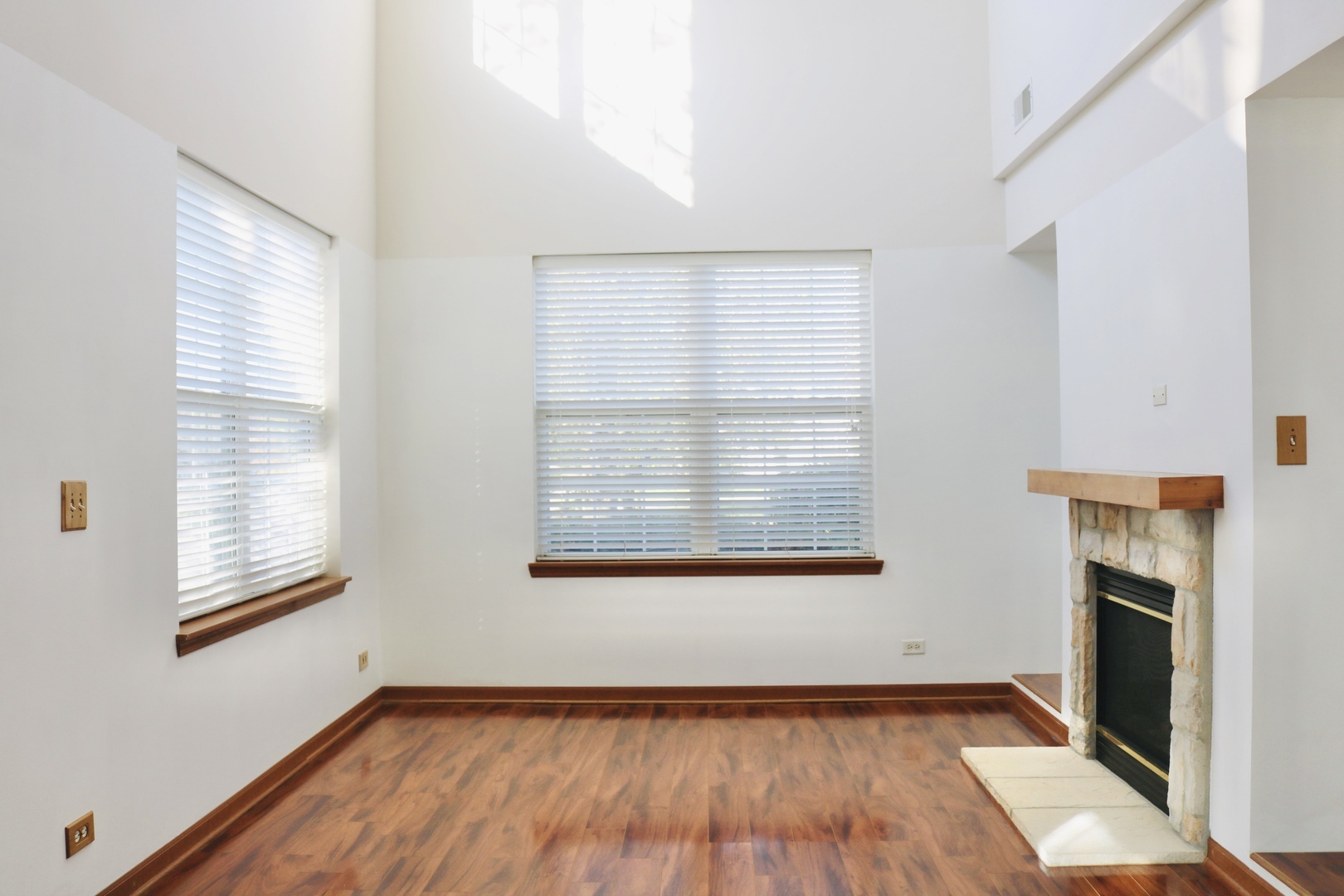 2598 Hillsboro Boulevard, Aurora, IL 60503