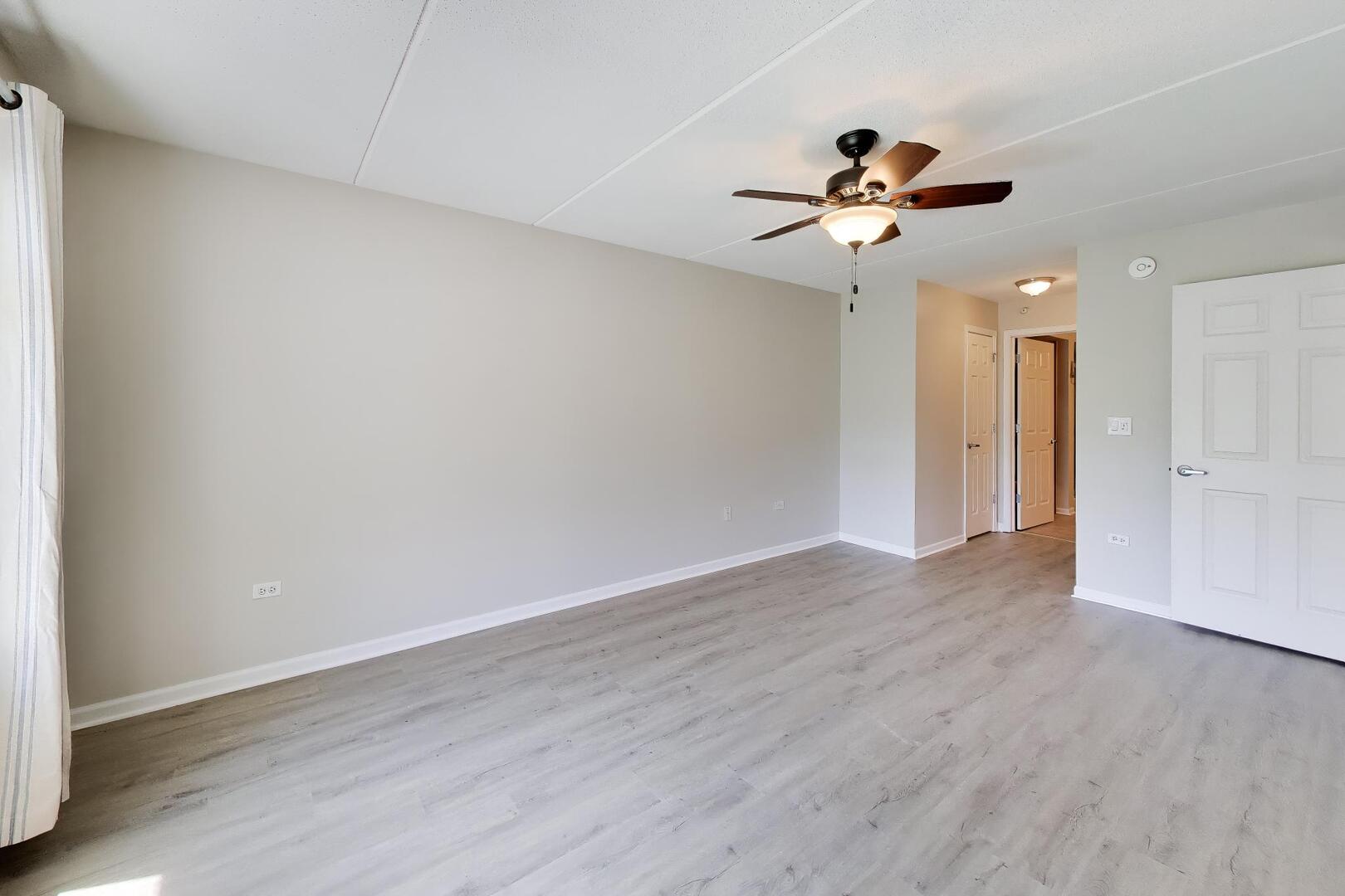390 S Western Avenue #201, Des Plaines, IL 60016