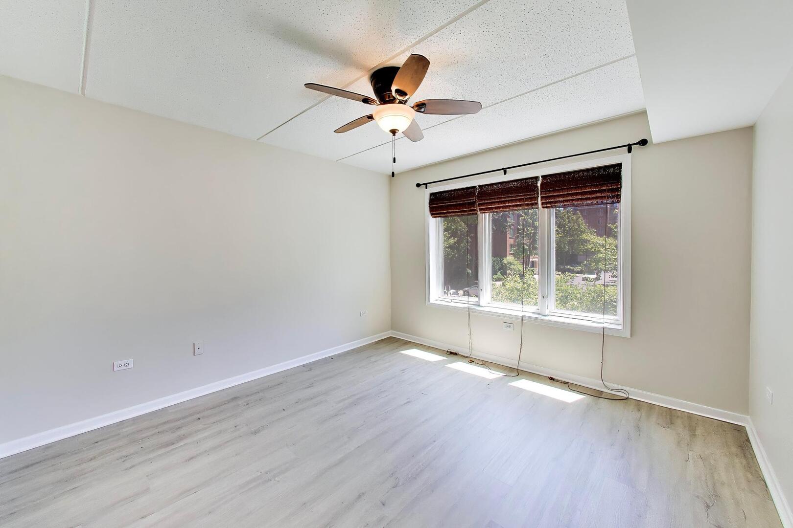 390 S Western Avenue #201, Des Plaines, IL 60016
