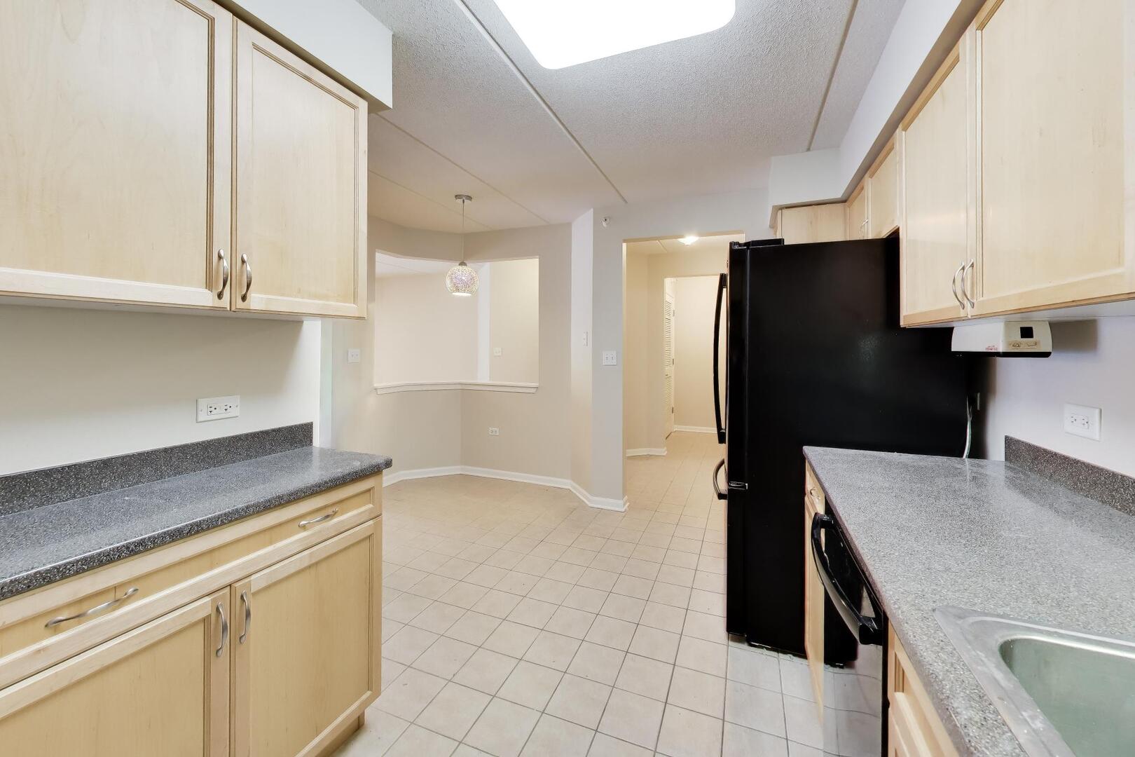 390 S Western Avenue #201, Des Plaines, IL 60016