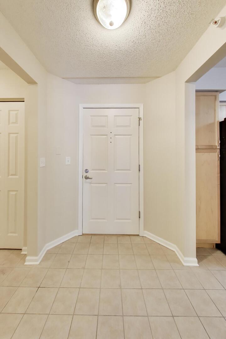 390 S Western Avenue #201, Des Plaines, IL 60016