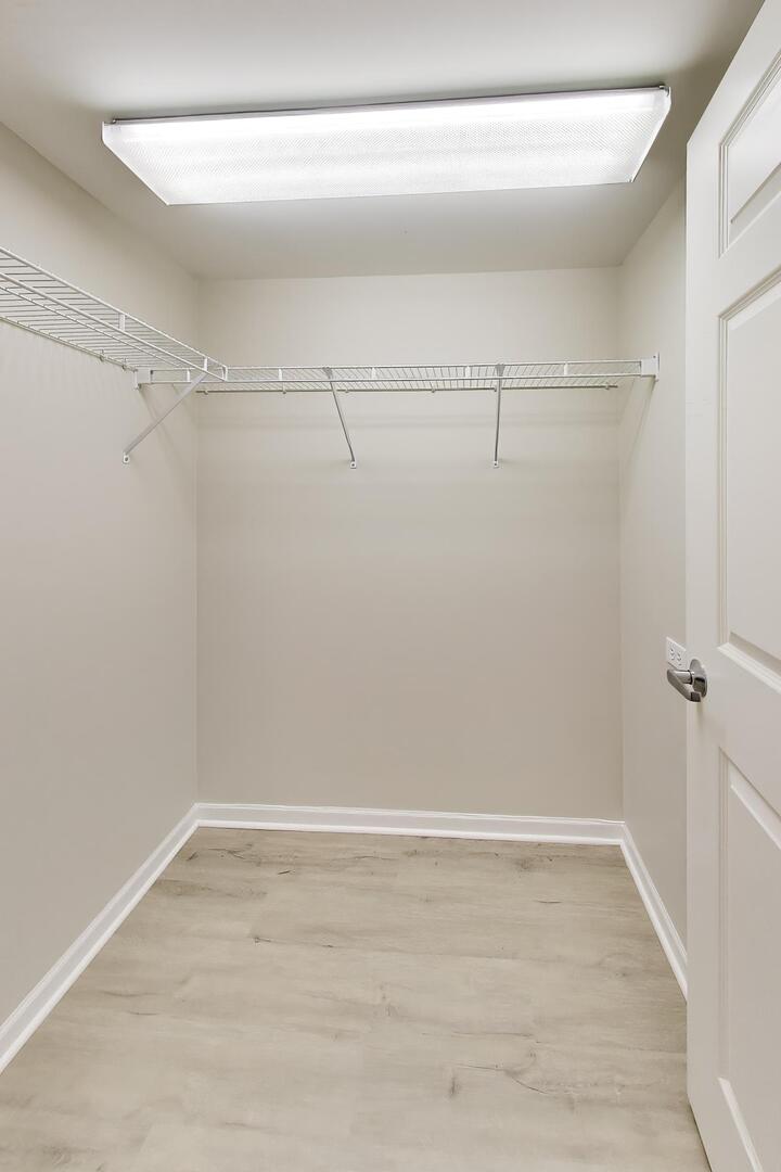 390 S Western Avenue #201, Des Plaines, IL 60016