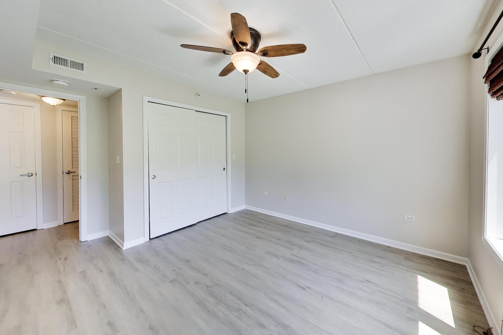 390 S Western Avenue #201, Des Plaines, IL 60016