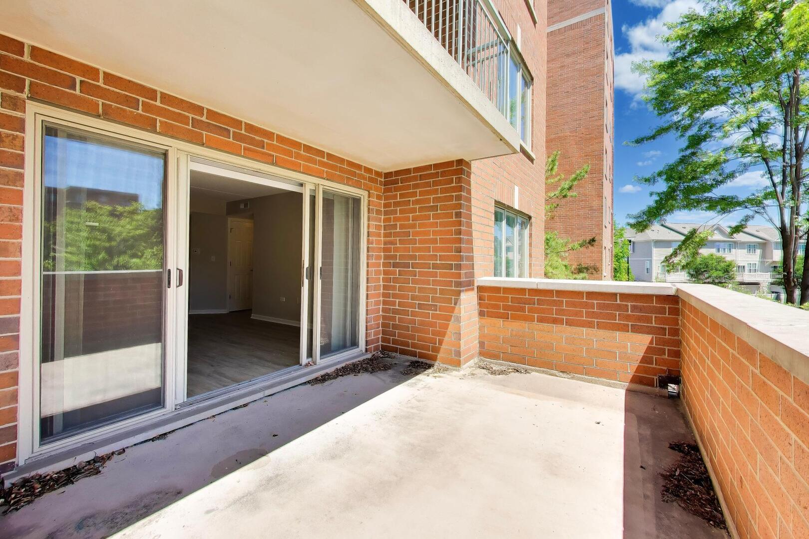390 S Western Avenue #201, Des Plaines, IL 60016