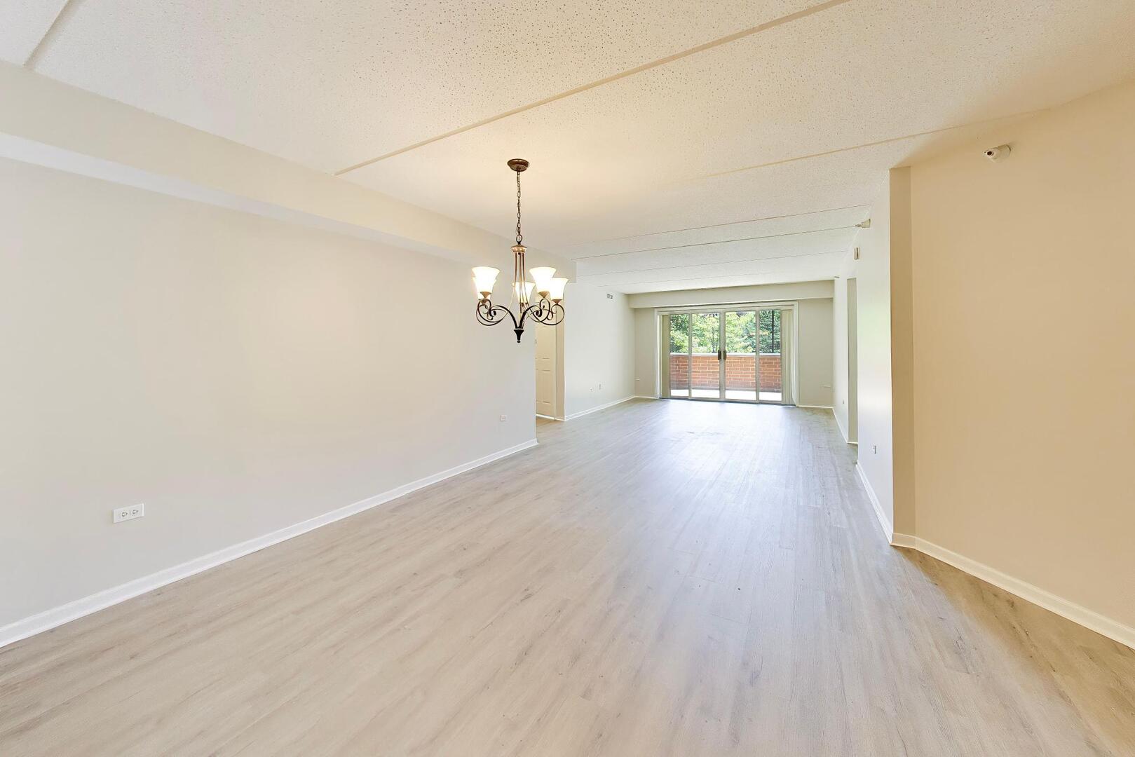 390 S Western Avenue #201, Des Plaines, IL 60016