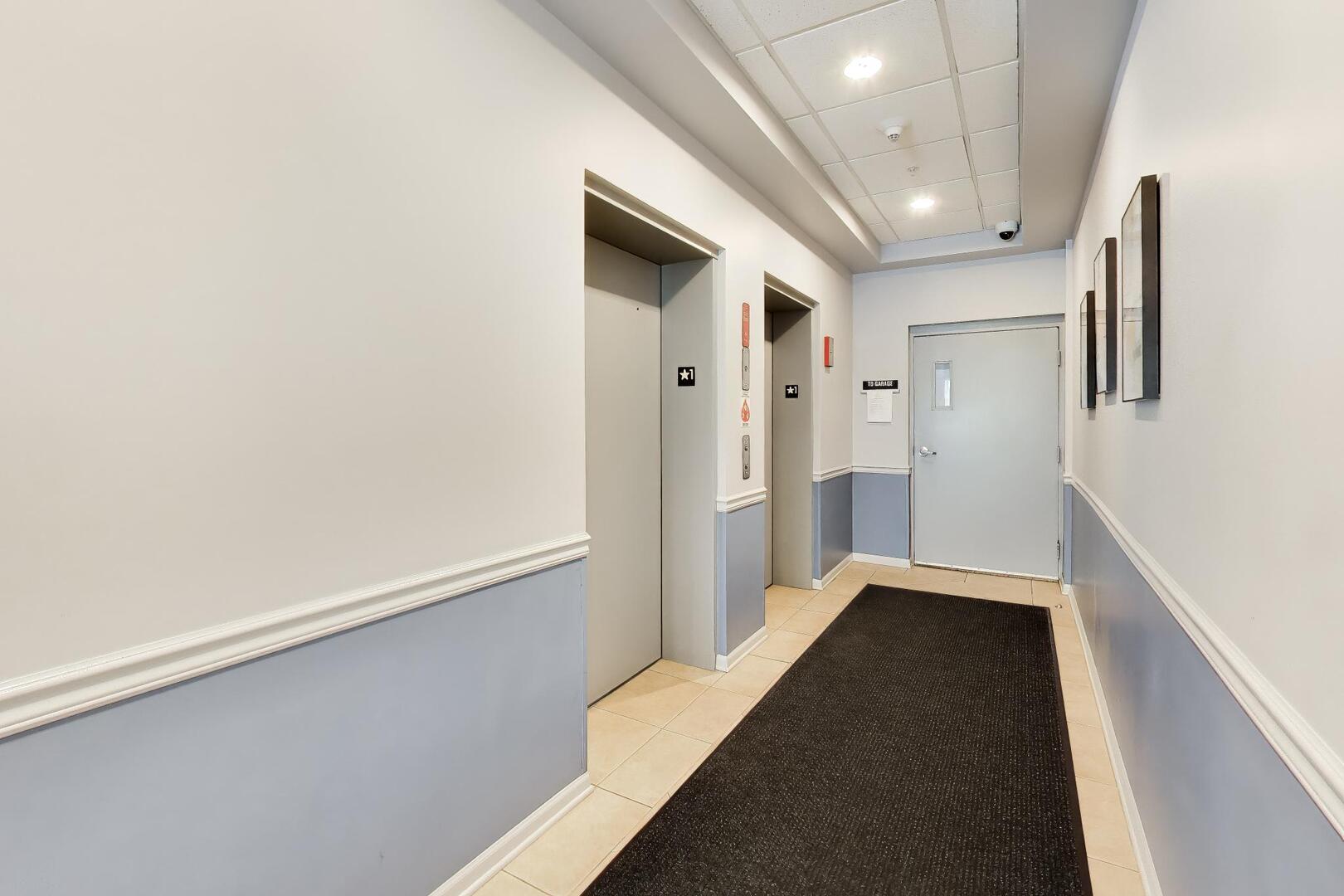 390 S Western Avenue #201, Des Plaines, IL 60016