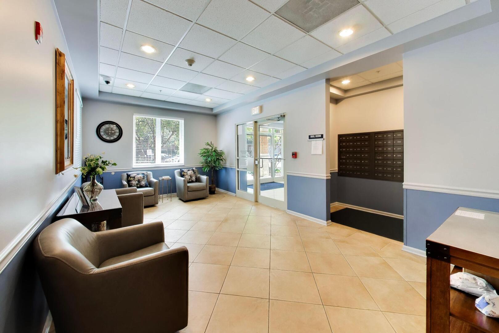 390 S Western Avenue #201, Des Plaines, IL 60016
