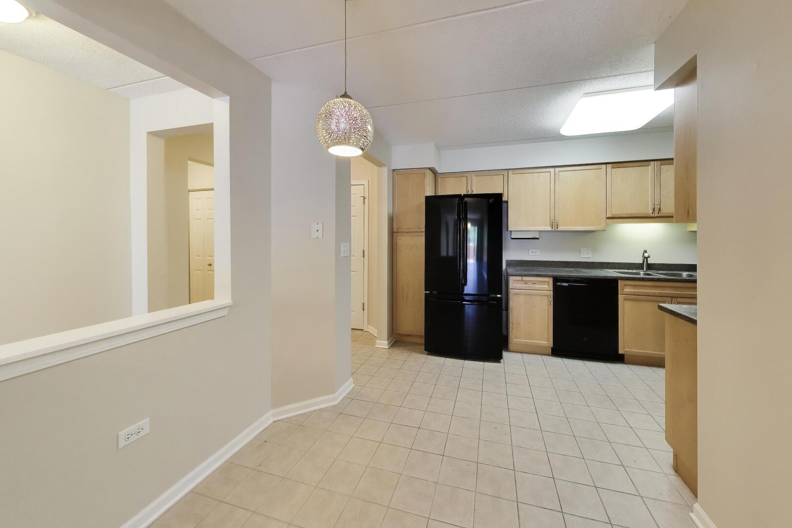 390 S Western Avenue #201, Des Plaines, IL 60016