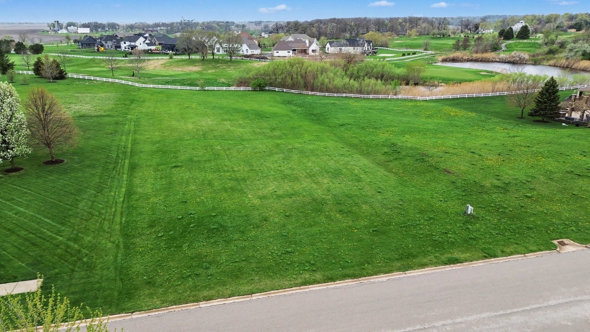 7633 Fairway Drive, Yorkville, IL 60560