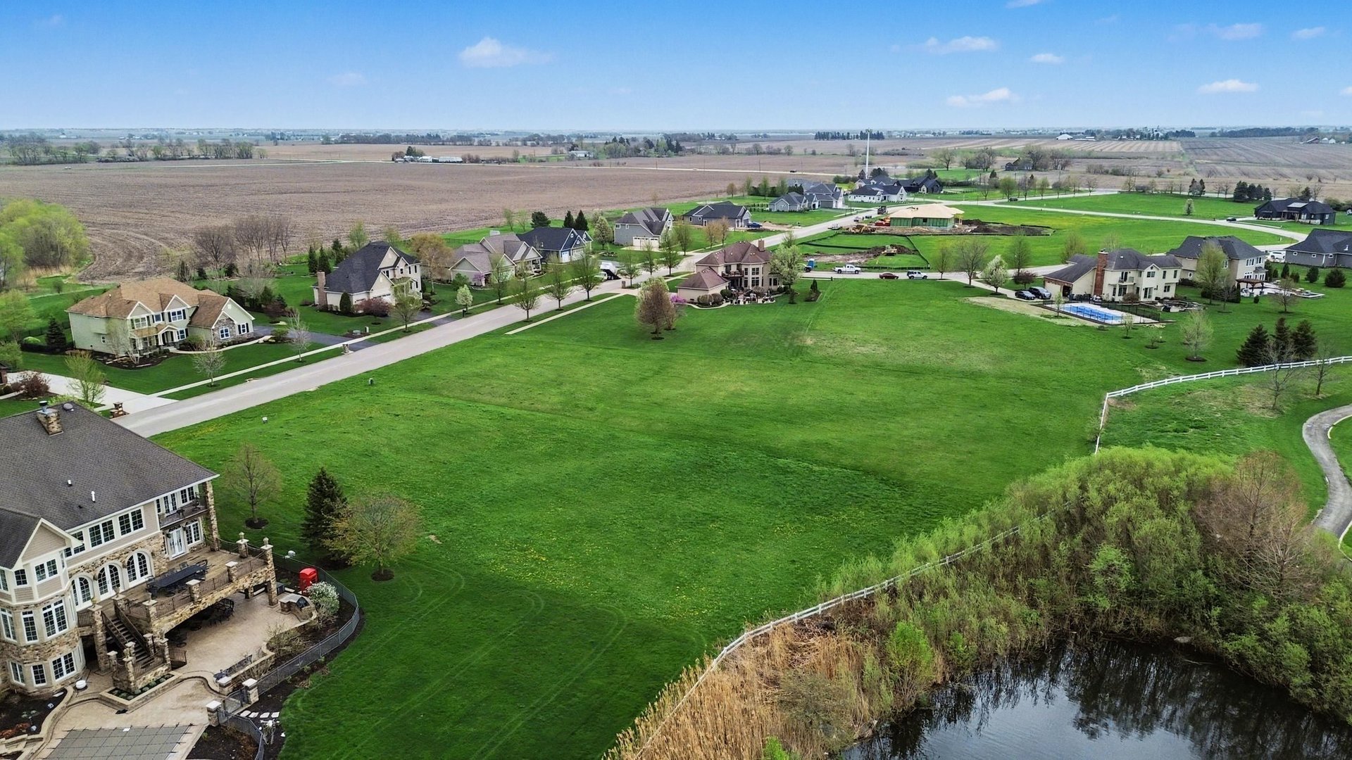 7633 Fairway Drive, Yorkville, IL 60560