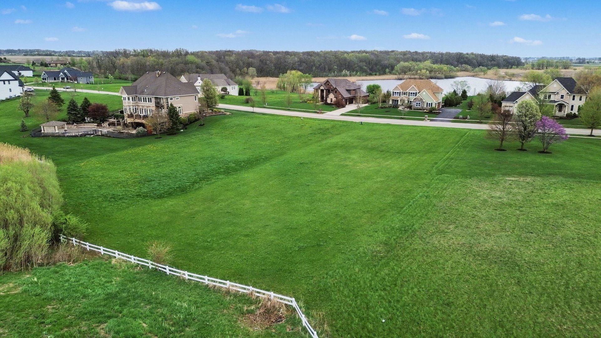 7633 Fairway Drive, Yorkville, IL 60560