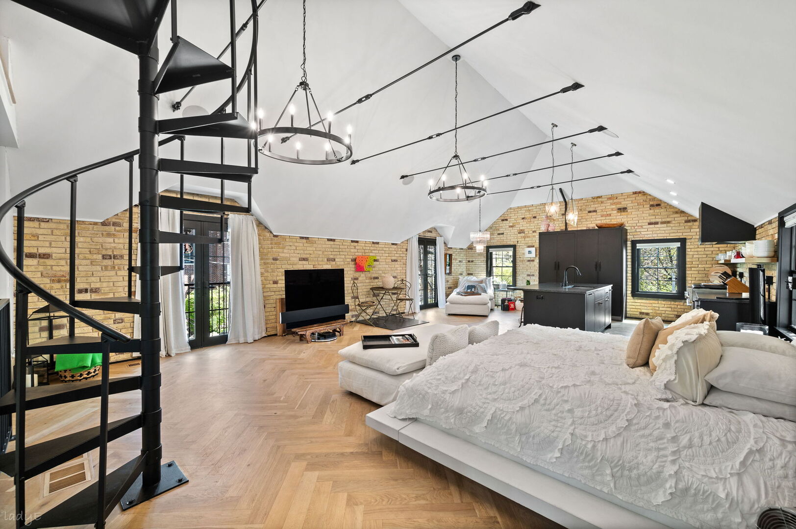 1619 McGovern Avenue, Highland Park, IL 60035