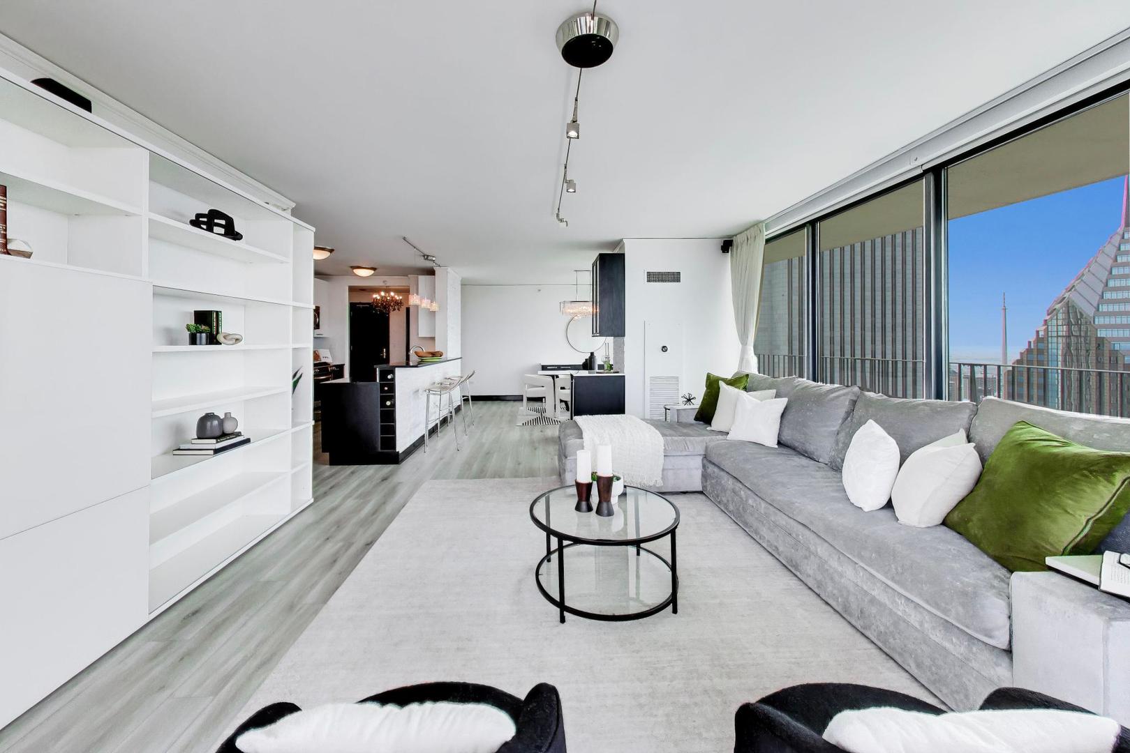 225 N Columbus Drive #7702, Chicago, IL 60601