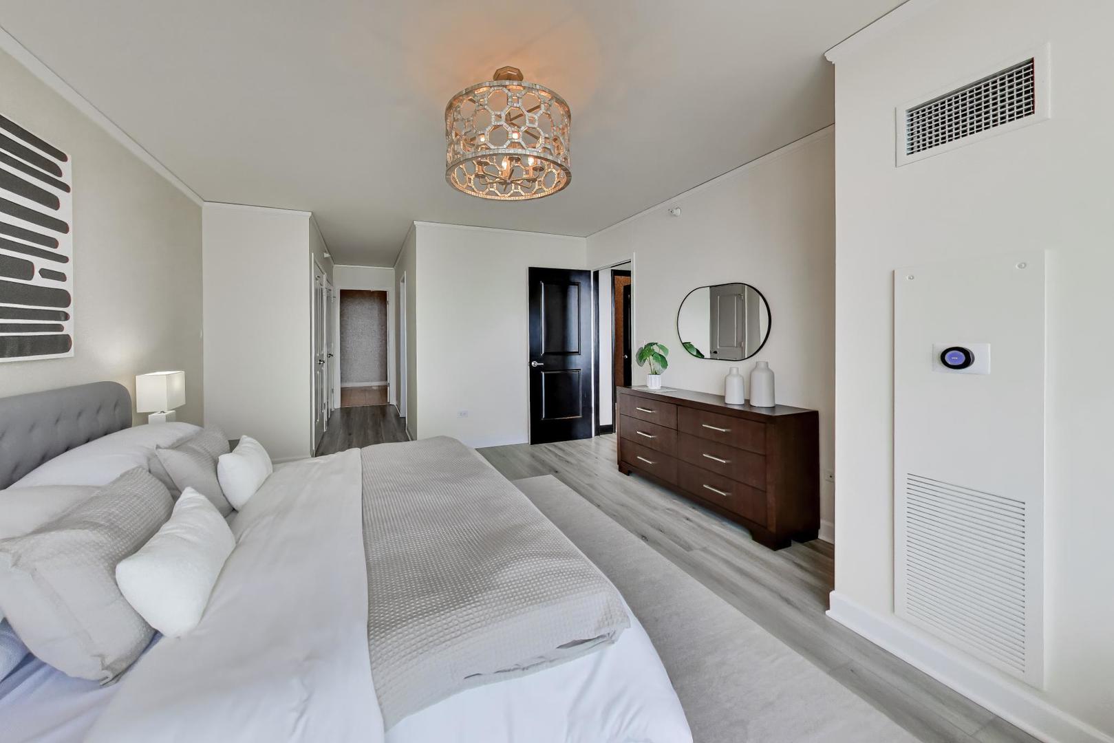 225 N Columbus Drive #7702, Chicago, IL 60601