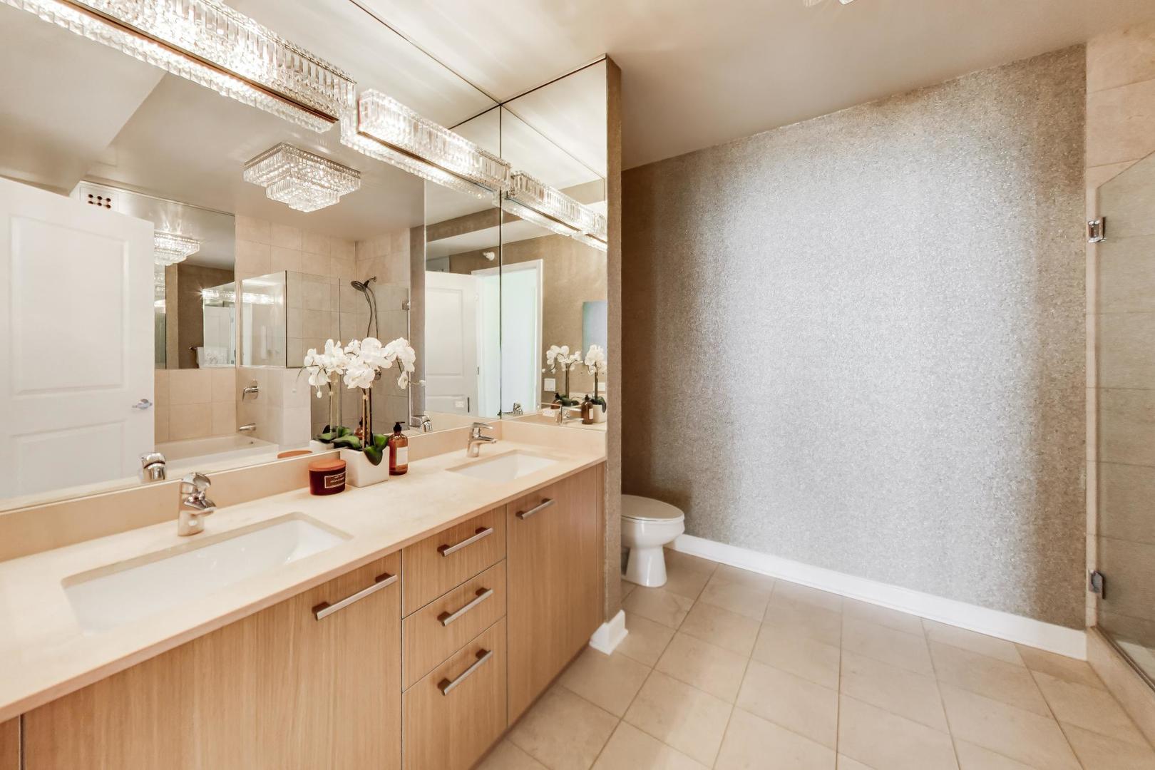 225 N Columbus Drive #7702, Chicago, IL 60601