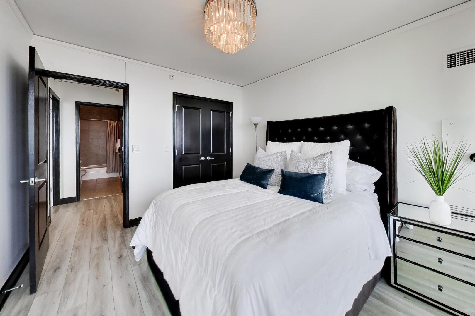 225 N Columbus Drive #7702, Chicago, IL 60601