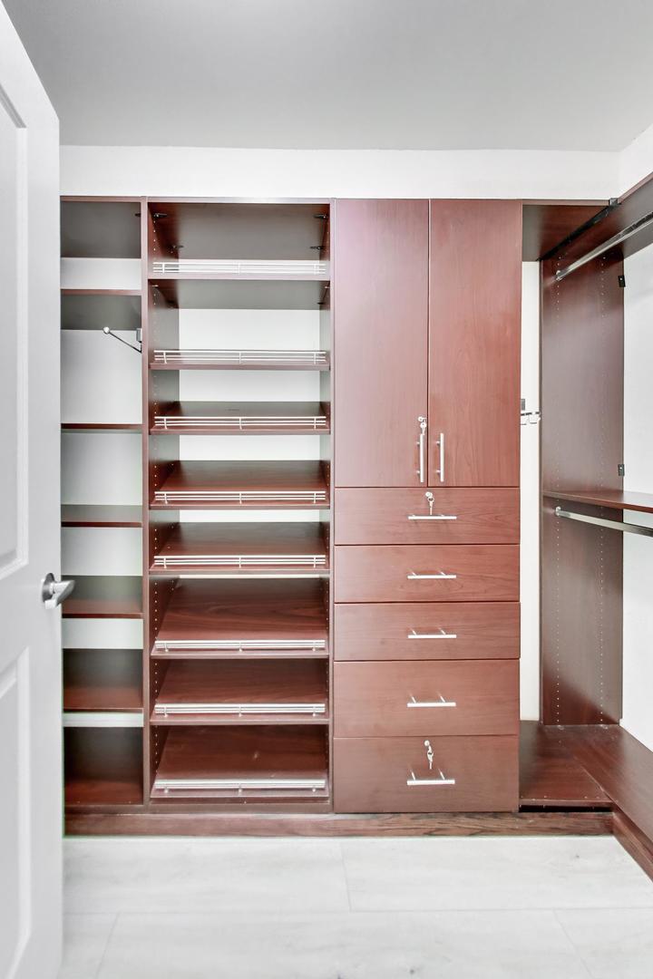 225 N Columbus Drive #7702, Chicago, IL 60601