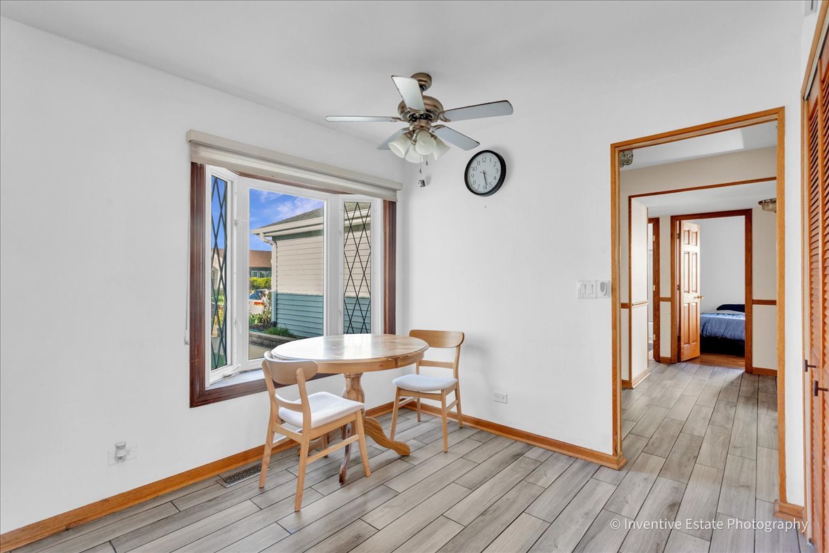 111 Brookside Drive, Glendale Heights, IL 60139