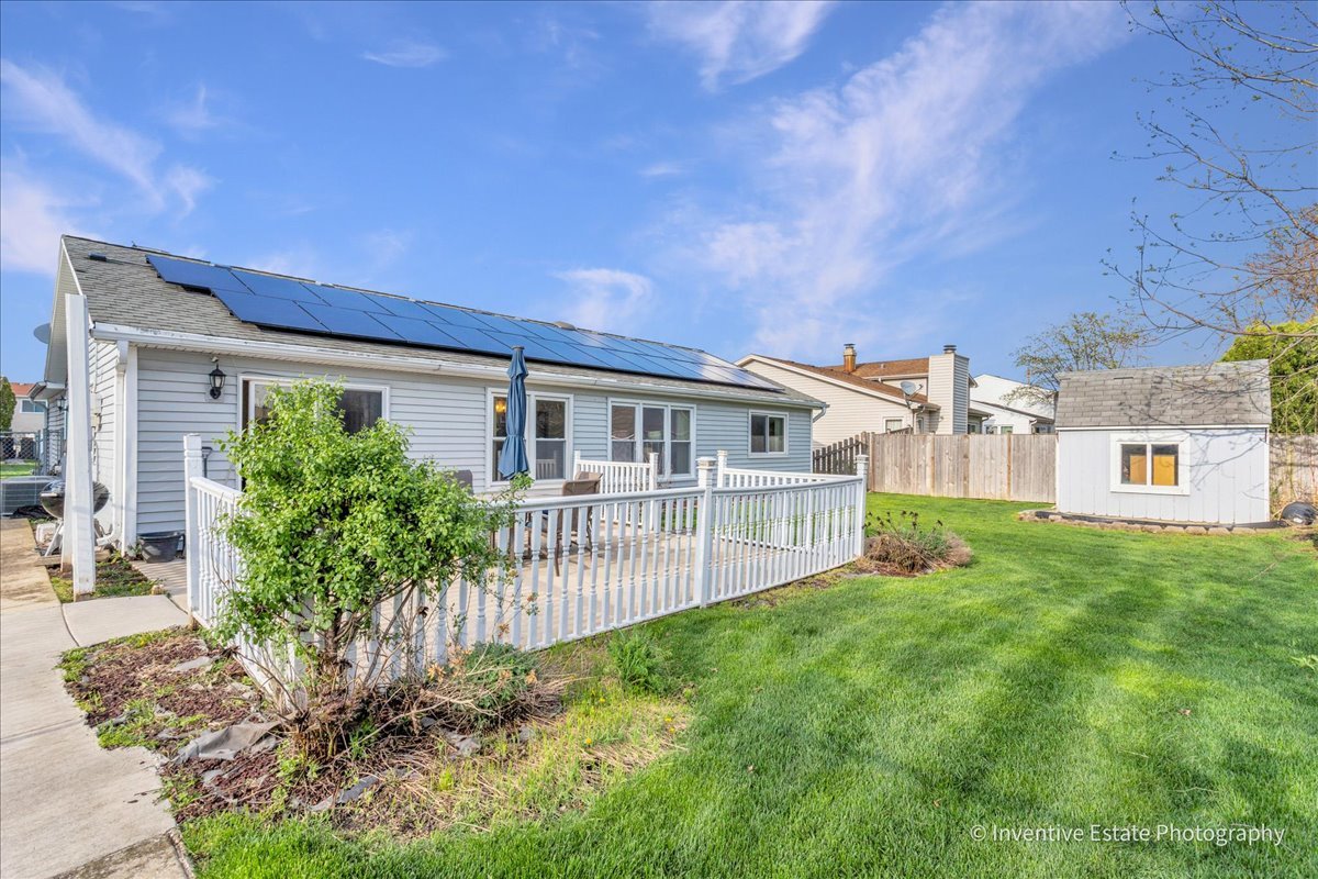 111 Brookside Drive, Glendale Heights, IL 60139