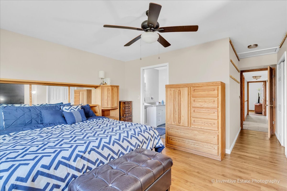 111 Brookside Drive, Glendale Heights, IL 60139