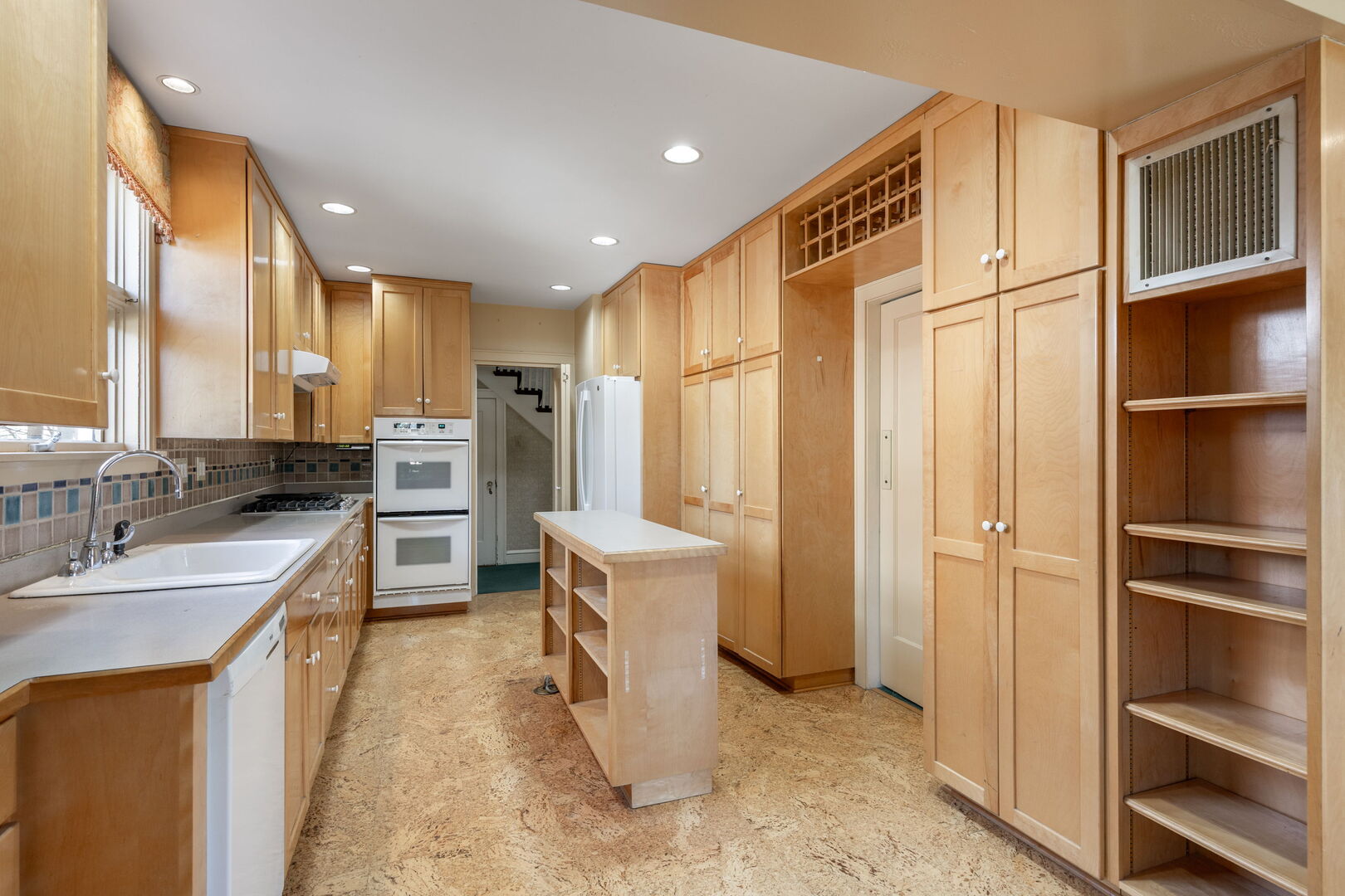 921 Fair Oaks Avenue, Oak Park, IL 60302