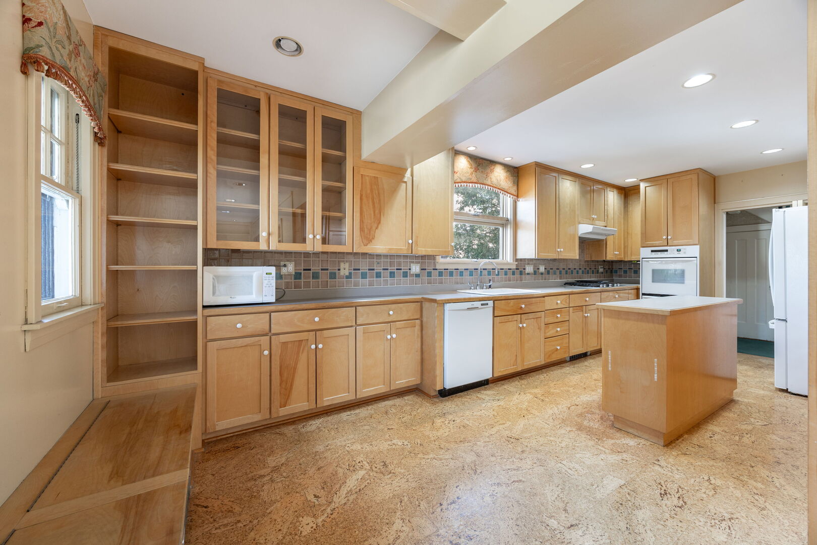 921 Fair Oaks Avenue, Oak Park, IL 60302