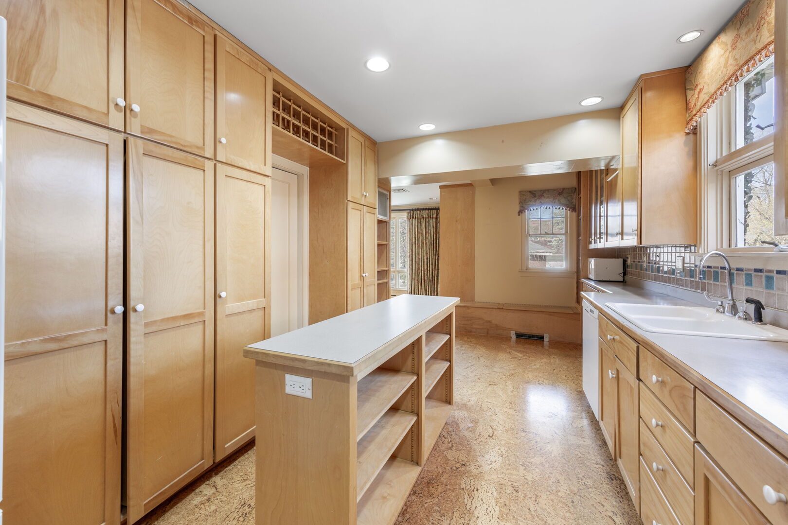 921 Fair Oaks Avenue, Oak Park, IL 60302