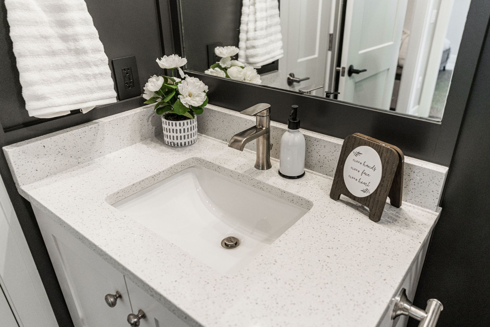 18 Kloe Lane #18, Sycamore, IL 60178