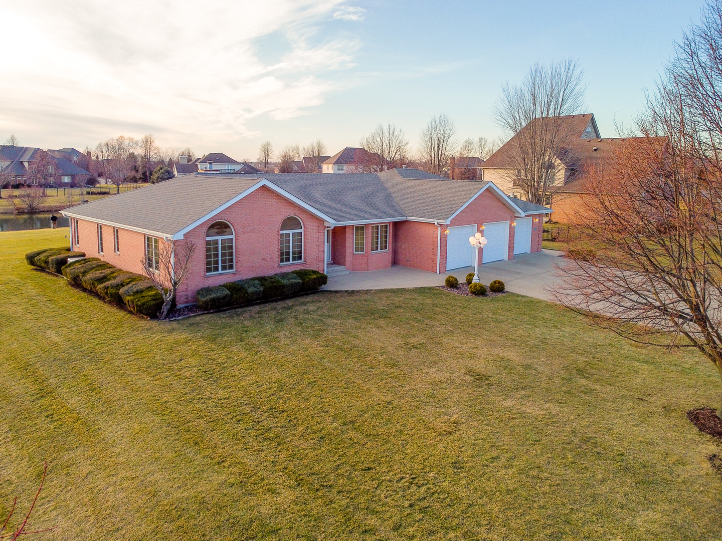 18816 S Chestnut Drive, Shorewood, IL 60404