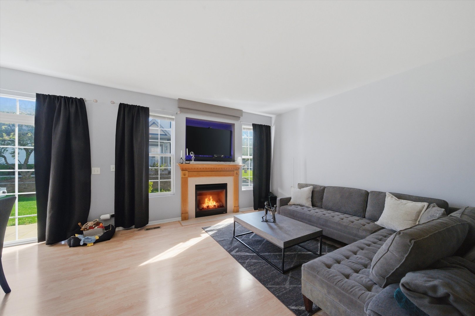 573 N Fox Trail, Round Lake, IL 60073