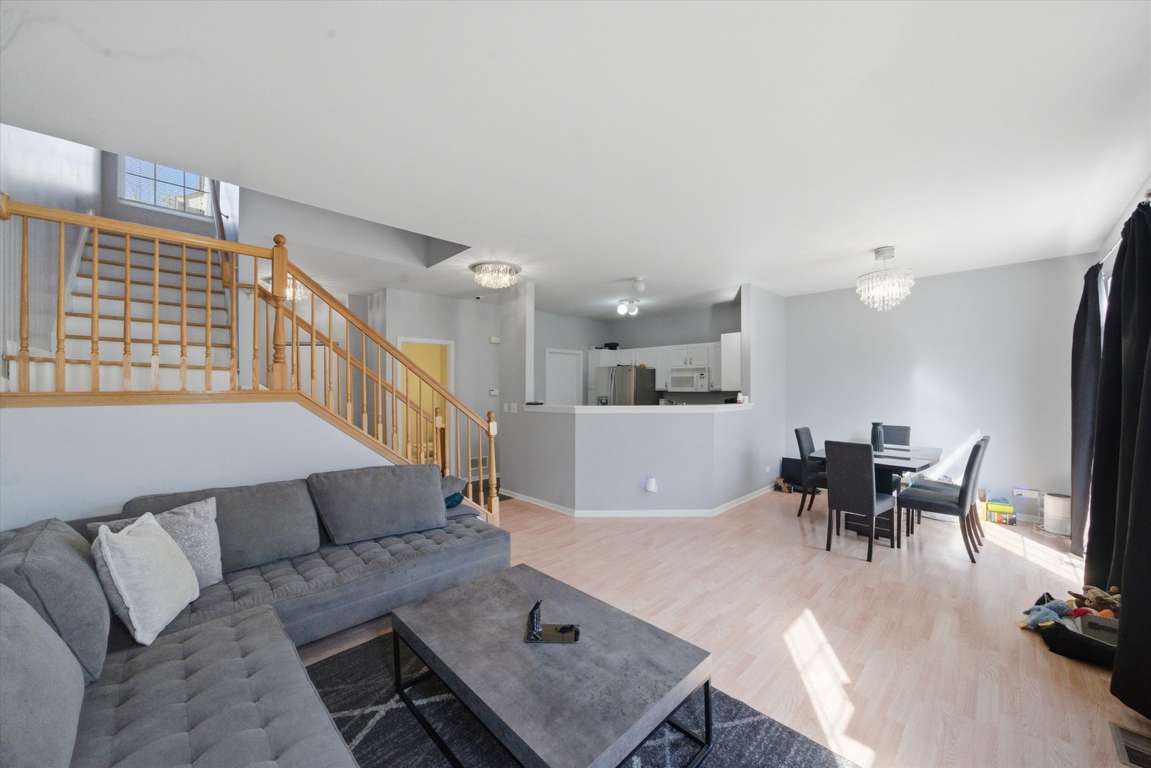 573 N Fox Trail, Round Lake, IL 60073