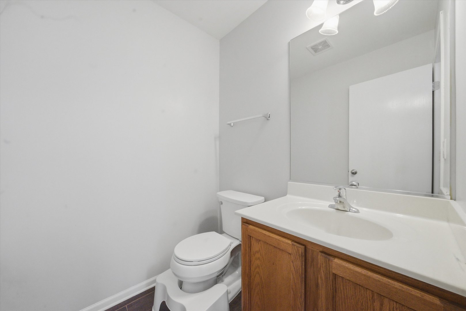 573 N Fox Trail, Round Lake, IL 60073