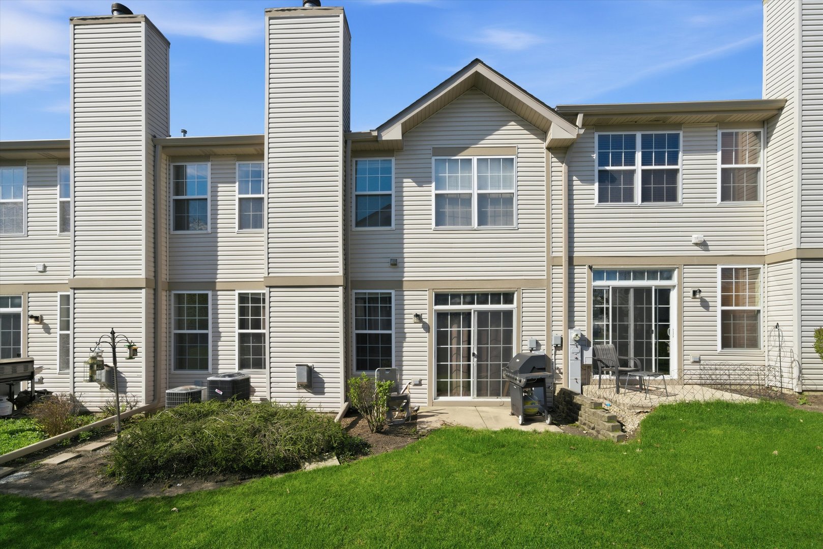 573 N Fox Trail, Round Lake, IL 60073