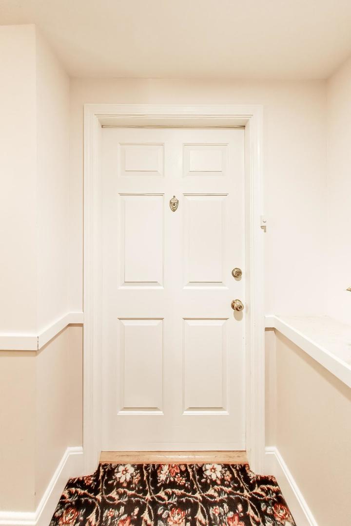 351 Town Place Circle #402, Buffalo Grove, IL 60089