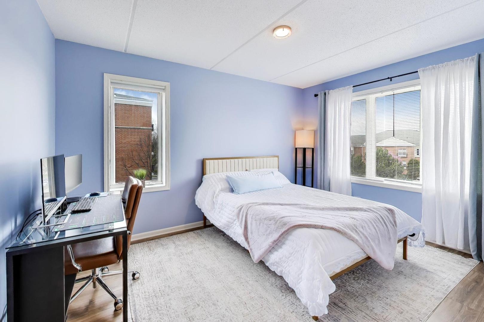 351 Town Place Circle #402, Buffalo Grove, IL 60089