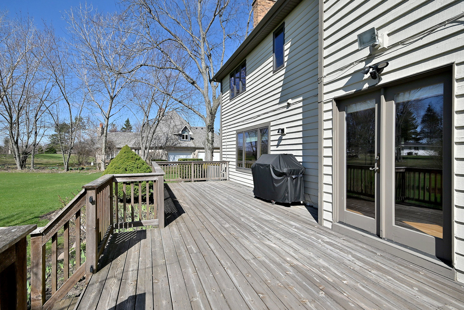 5681 River Park Drive, Libertyville, IL 60048