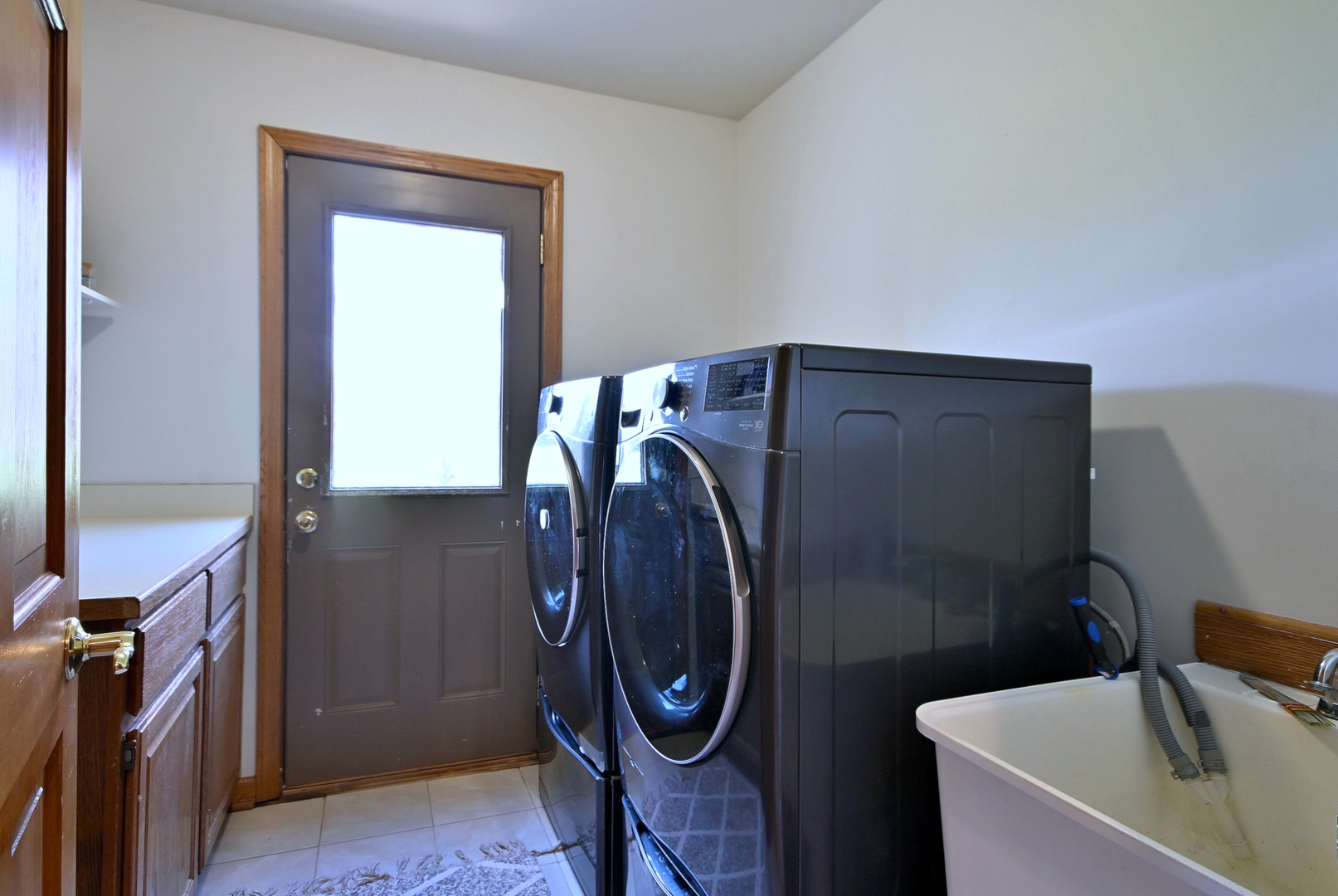 5681 River Park Drive, Libertyville, IL 60048