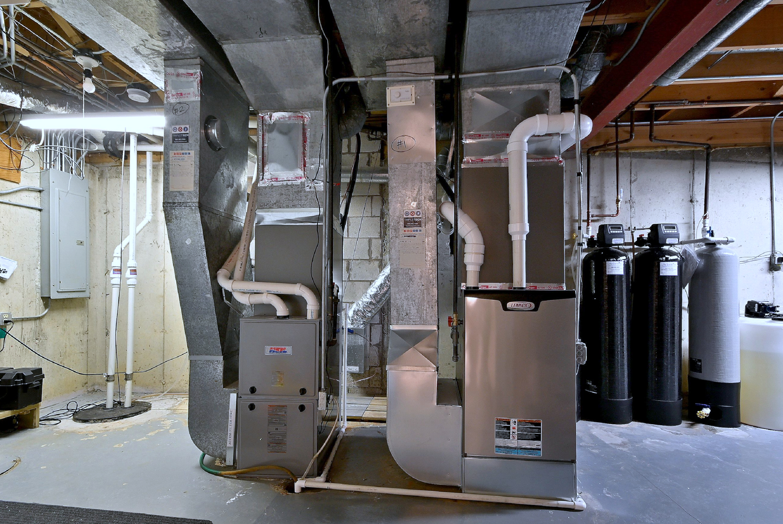 5681 River Park Drive, Libertyville, IL 60048