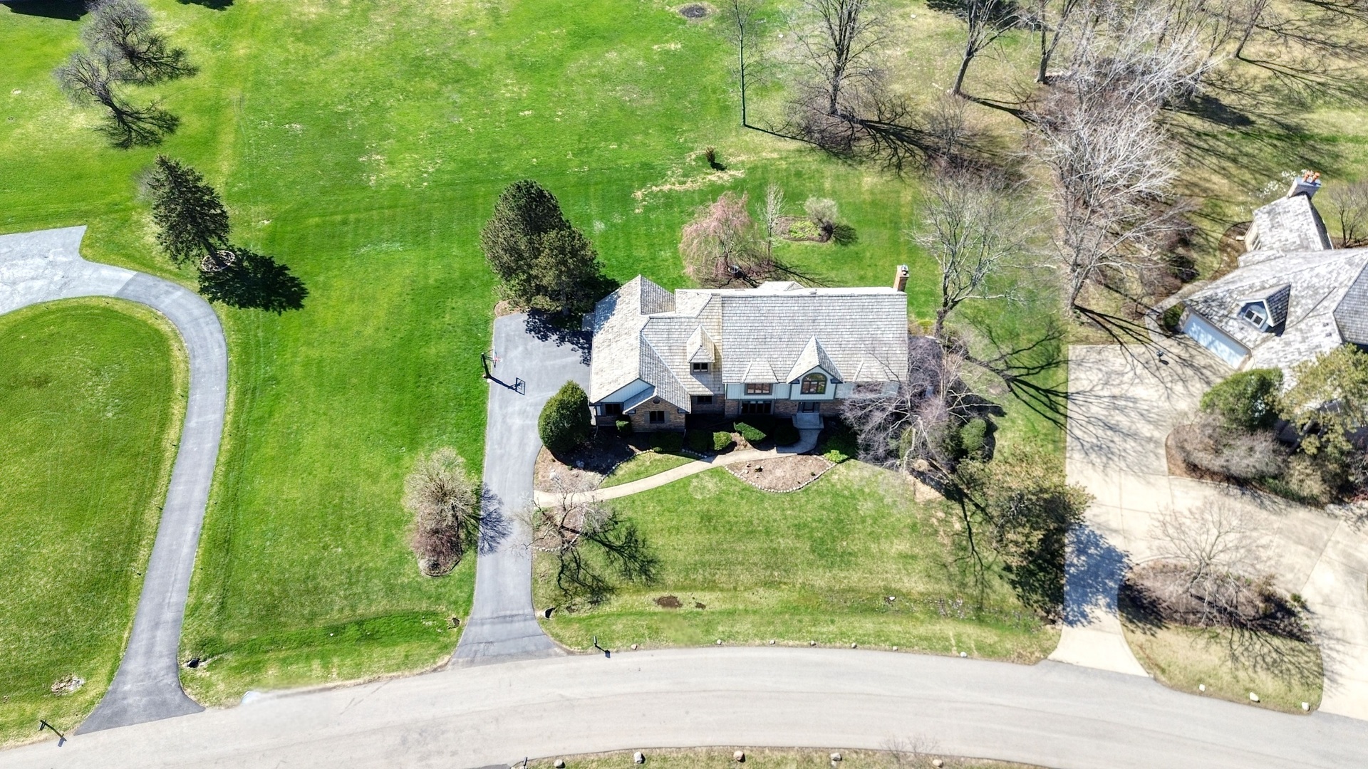 5681 River Park Drive, Libertyville, IL 60048