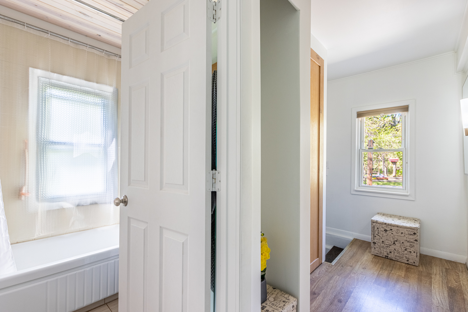 11s104 Jackson Street, Burr Ridge, IL 60527