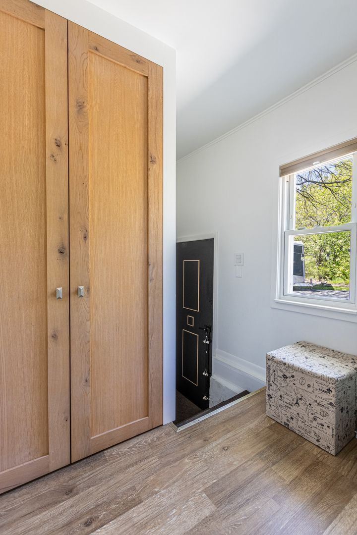 11s104 Jackson Street, Burr Ridge, IL 60527