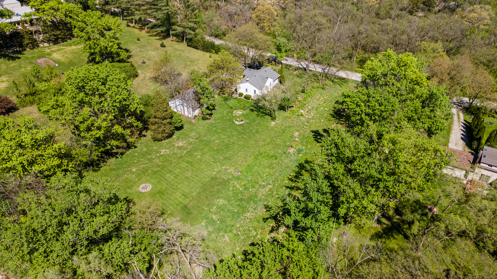 11s104 Jackson Street, Burr Ridge, IL 60527