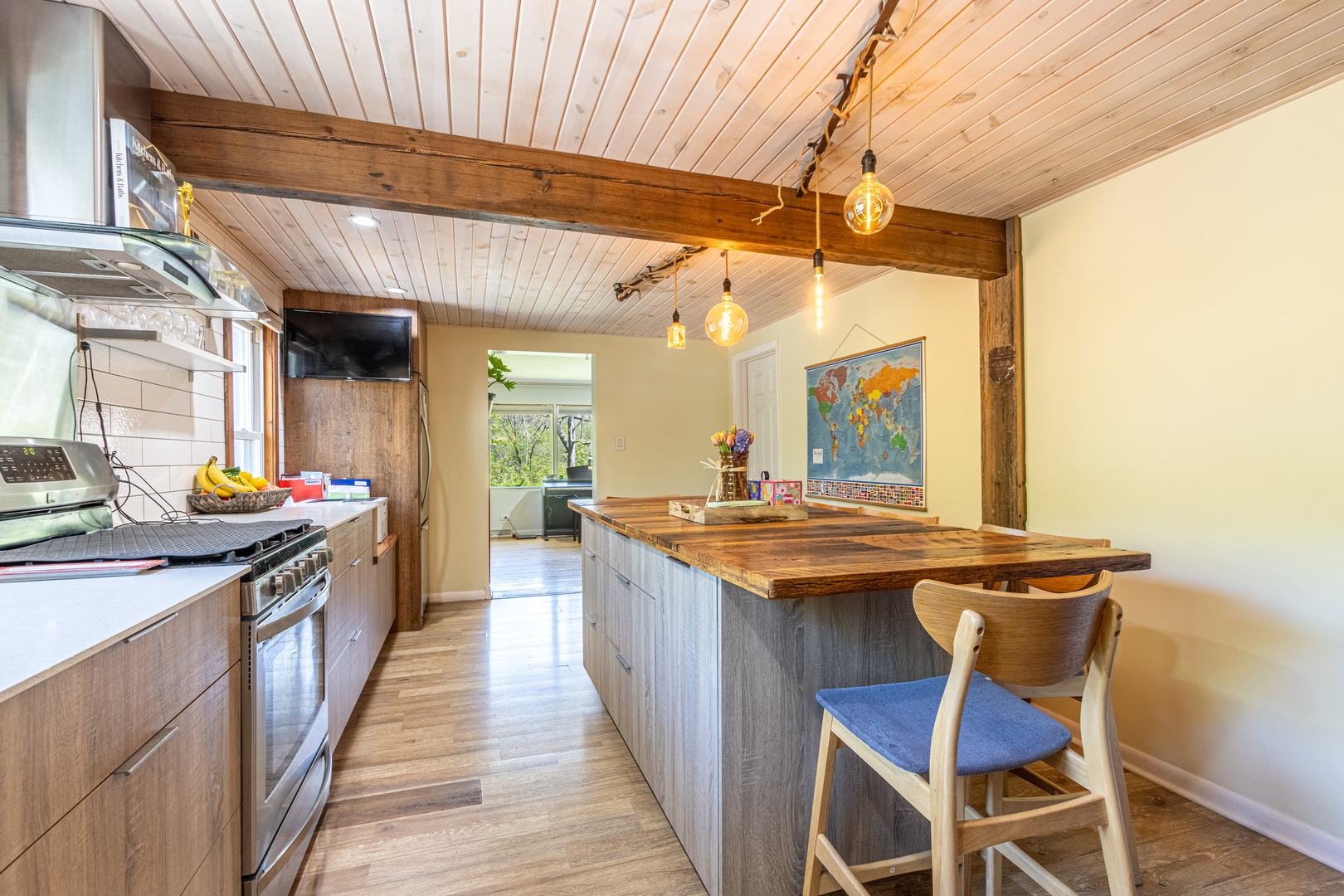 11s104 Jackson Street, Burr Ridge, IL 60527