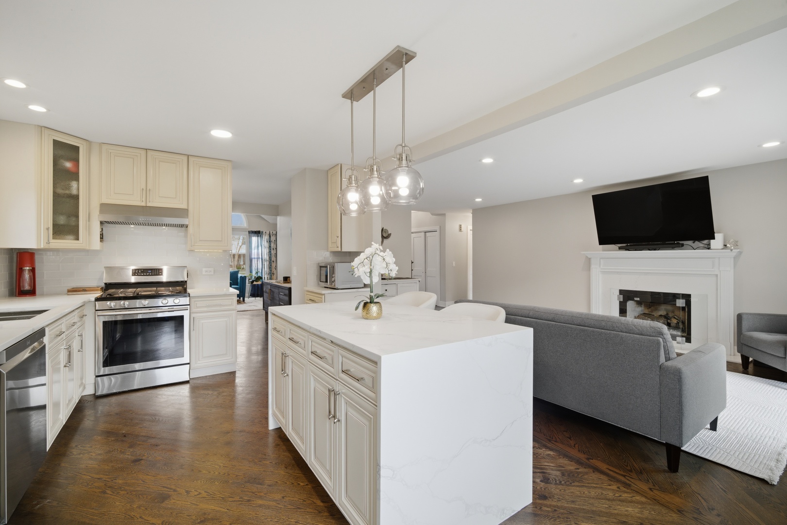 2936 Sandalwood Road, Buffalo Grove, IL 60089