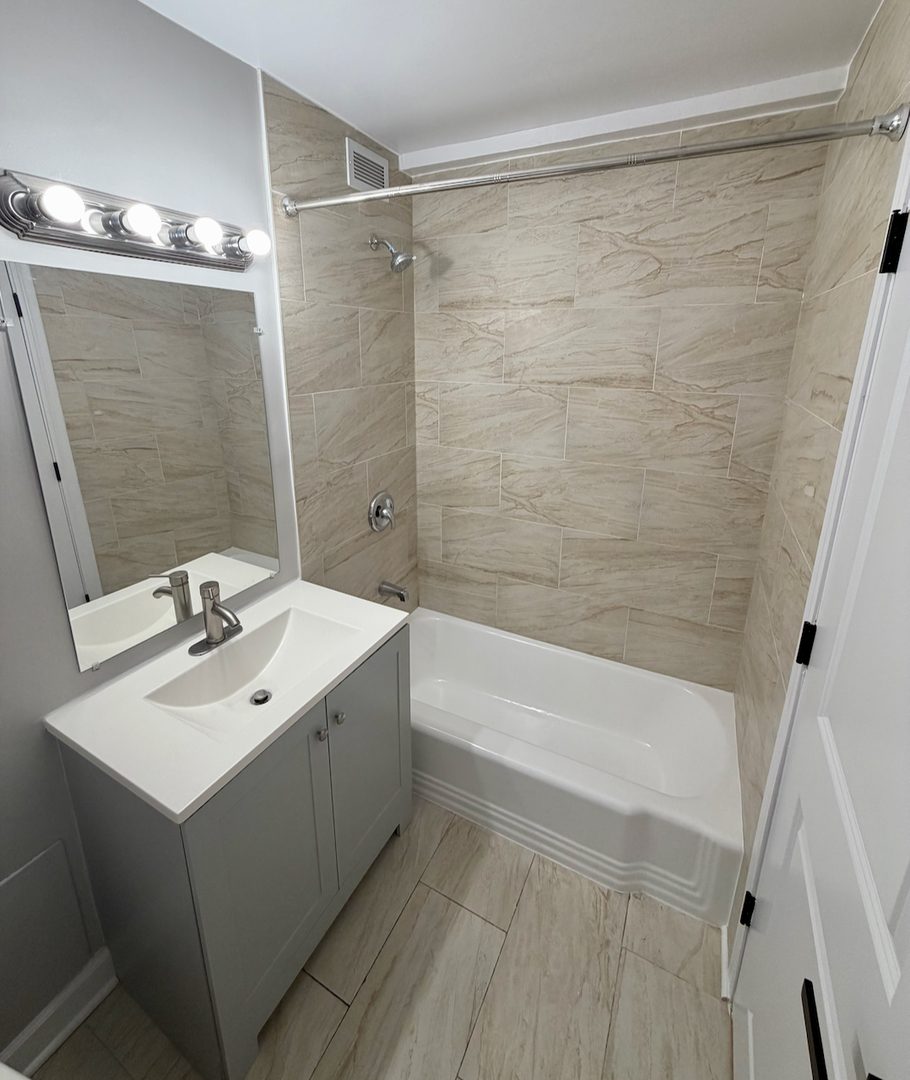 2025 W Granville Avenue #110, Chicago, IL 60659